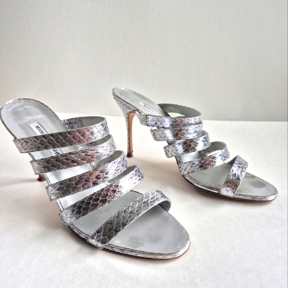 Manolo Blahnik Shoes Silver Strappy Snakeskin Leather Slip On Size 40 (8.5) - Picture 2 of 15